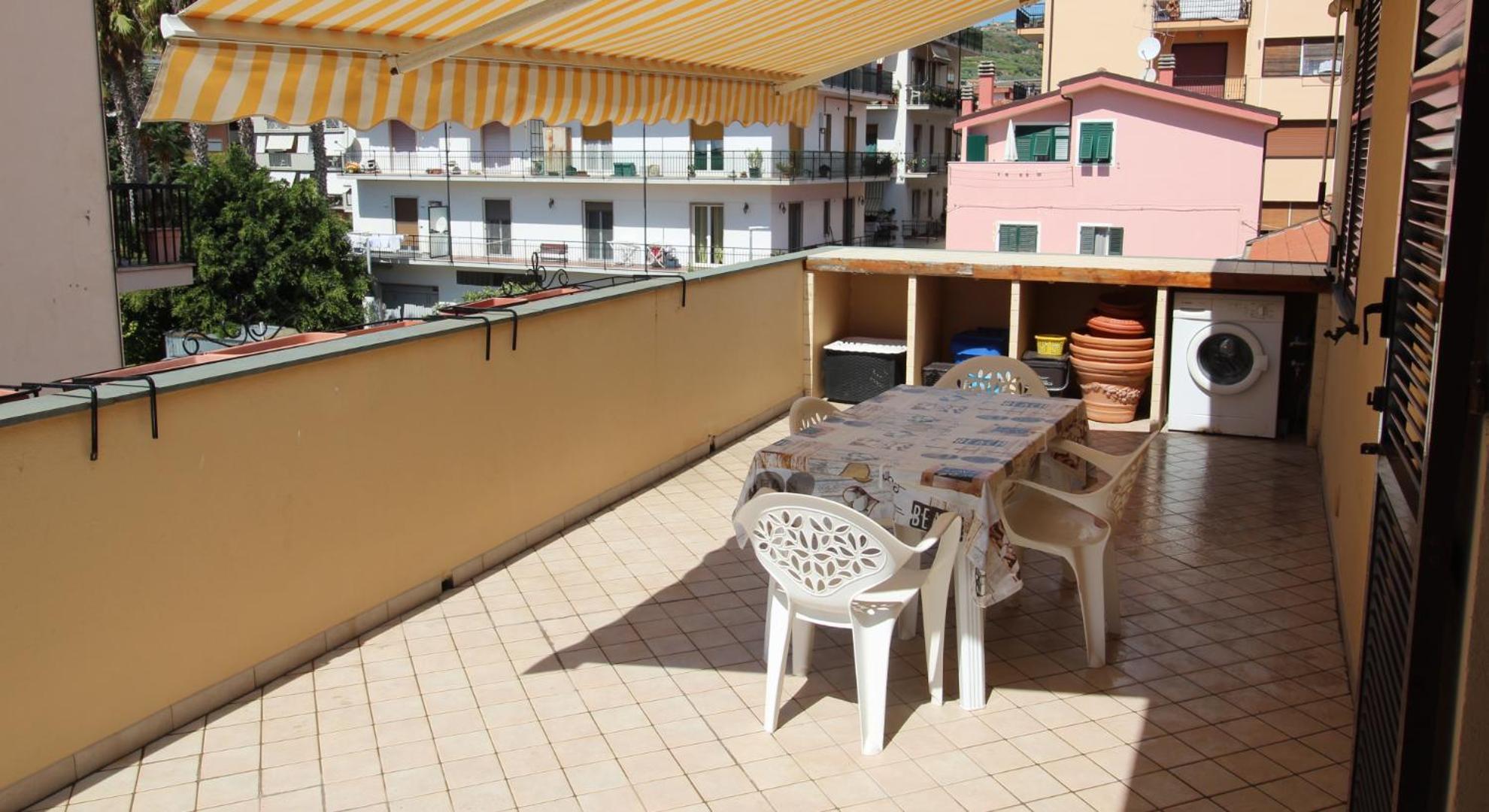 Garibaldi Appartamenti Riva Ligure Zewnętrze zdjęcie
