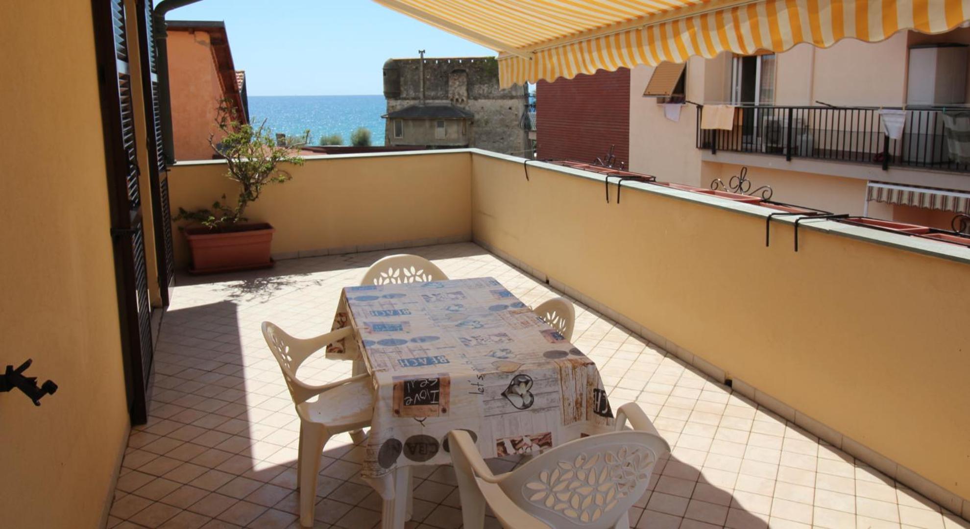 Garibaldi Appartamenti Riva Ligure Zewnętrze zdjęcie